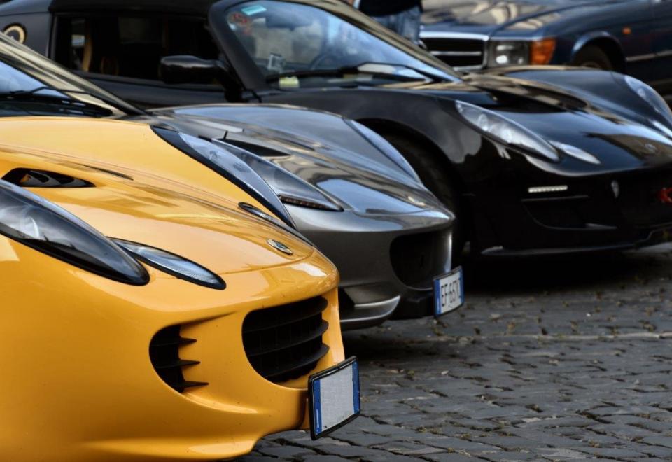 Uw Lotus Elise en Lotus Exige goedkoop verzekerd ! Speciale verzekeringspolissen voor Lotus sportwagens, klik om uw verzekeringen te vergelijken Lotus Elise en Lotus Exige goedkoop verzekeren bij Erard, maak ook uw eigen simulatie en vergelijking